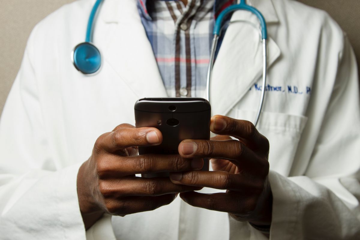 Optez pour la téléconsultation pour le même tarif qu'une consultation en cabinet Optez pour la téléconsultation pour le même tarif qu'une consultation en cabinet